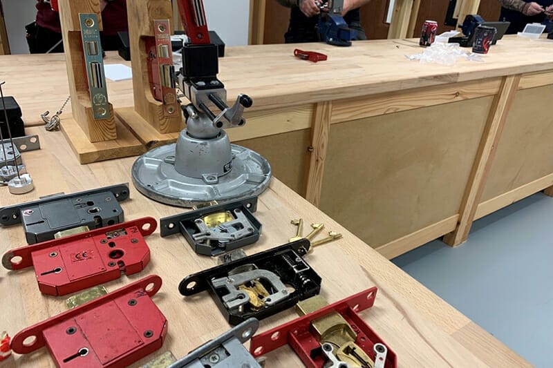 Advanced Curtain Lock Picking Course - Locks on Bench
